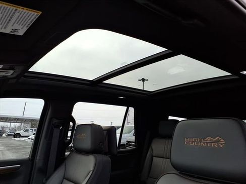 New 2026 Chevrolet Tahoe High Country AWD/4WD image 8