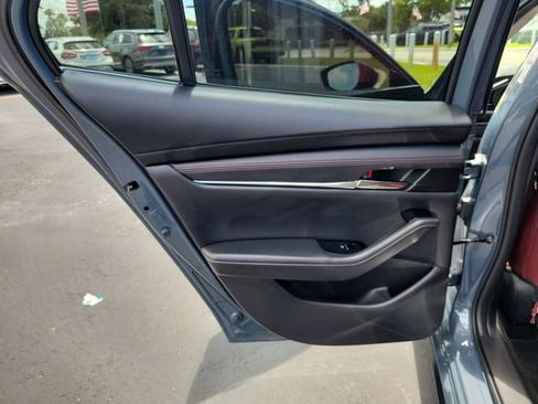 Used 2022 MAZDA MAZDA3 s FWD image 9