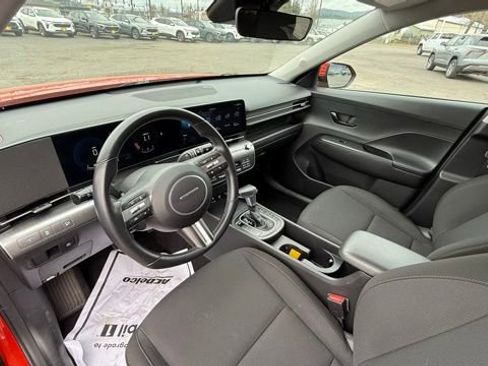 Used 2024 Hyundai Kona SEL image 17