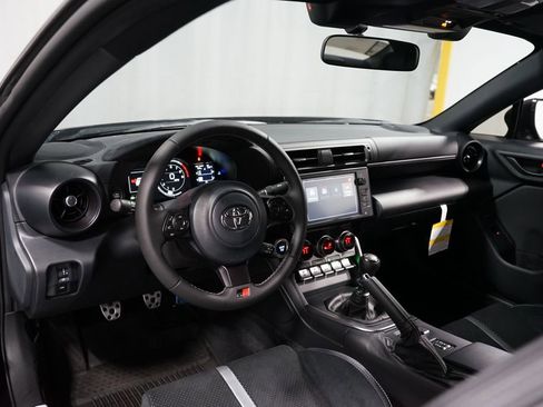 New 2025 Toyota GR86 Premium image 11