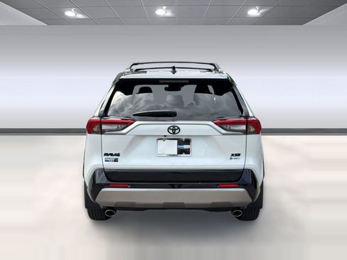 Used 2025 Toyota RAV4 XSE w/ Weather Package AWD/4WD image 10