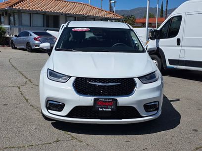 Certified 2023 Chrysler Pacifica Touring-L