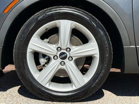 Used 2017 Lincoln MKC Premiere image 25