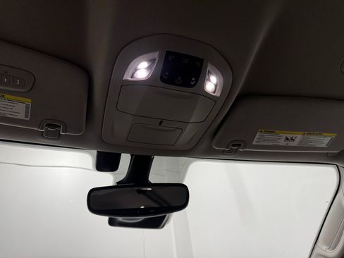 Used 2020 Chrysler Pacifica Touring w/ Advanced Safetytec Group FWD image 33