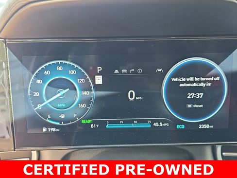 Used 2025 Hyundai Elantra Limited FWD image 18