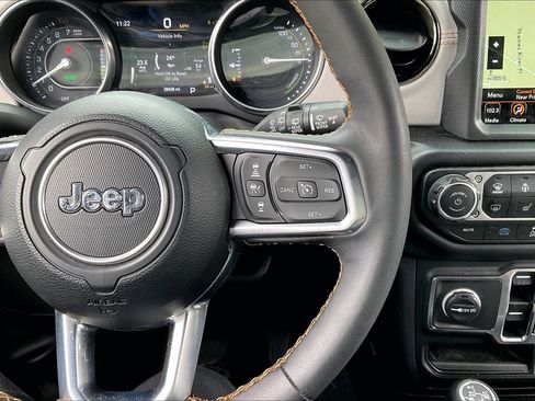 Used 2023 Jeep Wrangler Unlimited Sahara AWD/4WD image 17