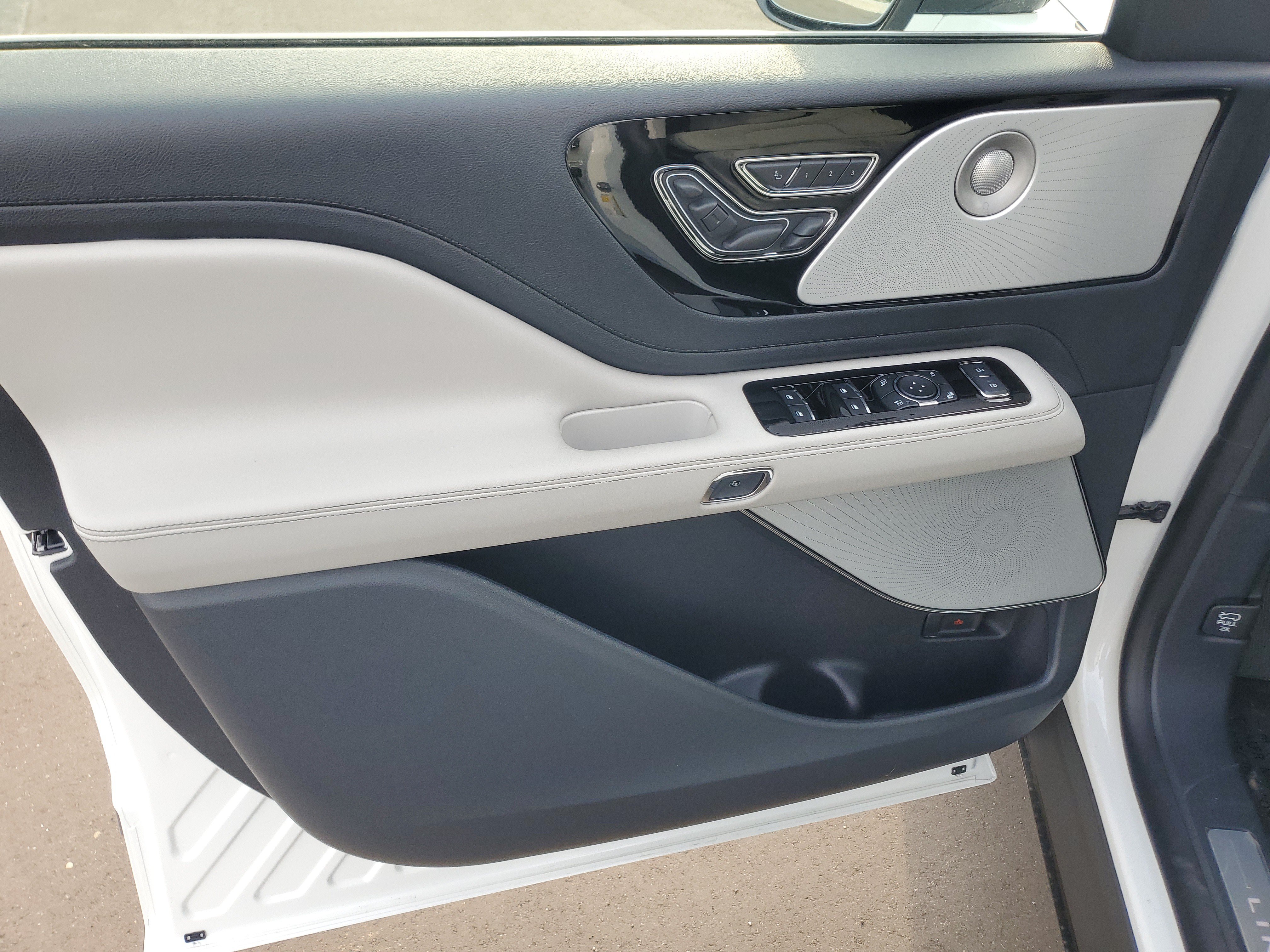 New 2027 Lincoln Aviator Reserve AWD/4WD image 8