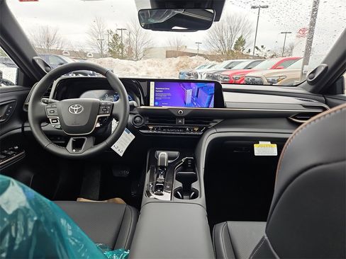 New 2026 Toyota Crown Platinum image 7