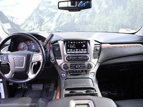 Used 2016 GMC Yukon Denali w/ Open Road Package image 18