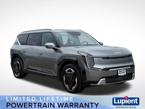 Used 2024 Kia EV9 Land w/ Towing Package image 1