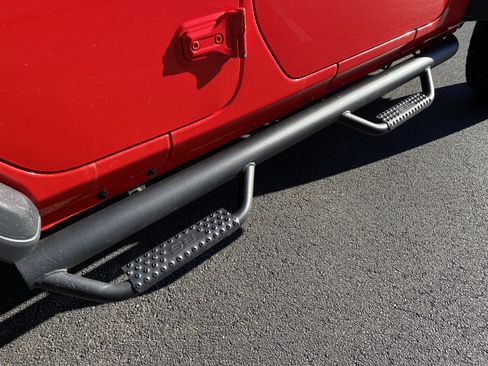 Used 2024 Jeep Wrangler Willys image 40