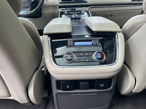 Used 2020 Lincoln Navigator L Reserve w/ Luxury Package AWD/4WD image 20