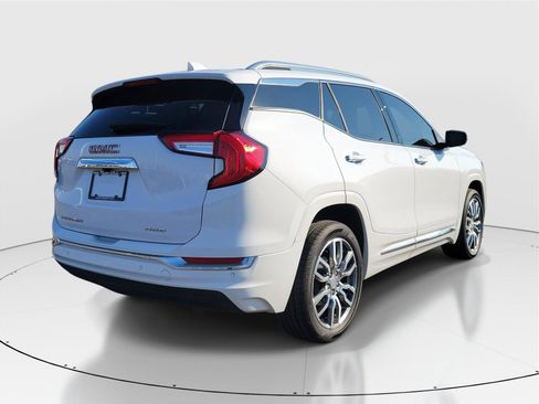 Used 2023 GMC Terrain Denali image 4
