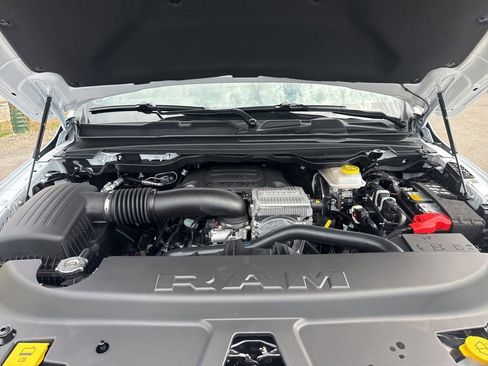 New 2026 RAM 1500 Laramie AWD/4WD image 32