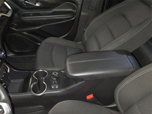 Used 2024 GMC Terrain SLE w/ Driver Convenience Package image 21