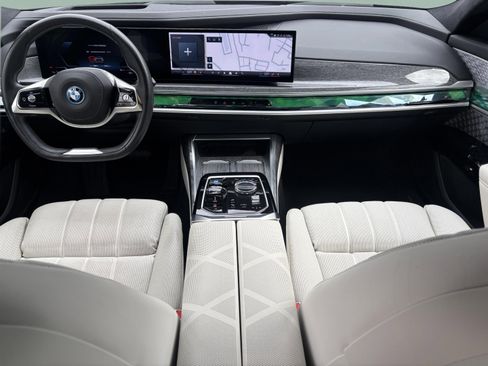 Certified 2024 BMW i7 xDrive60 image 8