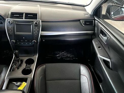 Used 2016 Toyota Camry SE image 14