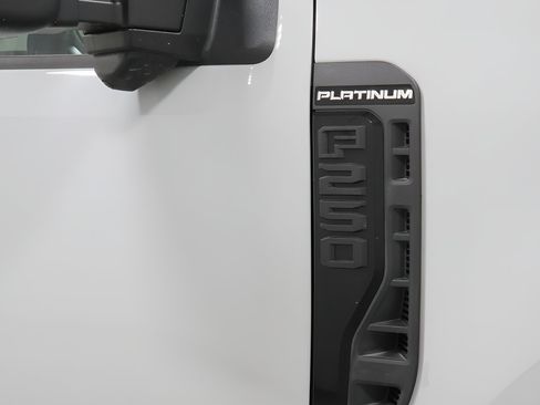 Used 2025 Ford F250 Platinum AWD/4WD image 36