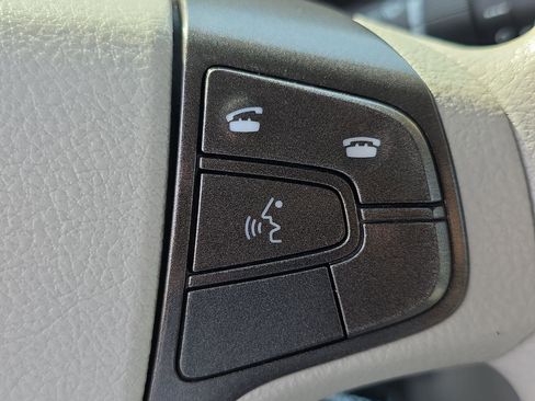 Used 2011 Toyota Sienna LE image 23