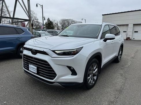 Used 2024 Toyota Grand Highlander Limited image 8