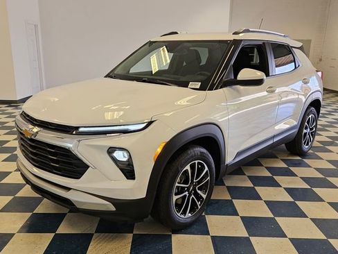 New 2026 Chevrolet TrailBlazer LT w/ Convenience Package image 3