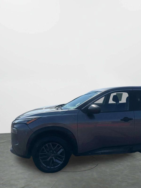Used 2023 Nissan Rogue S FWD image 29