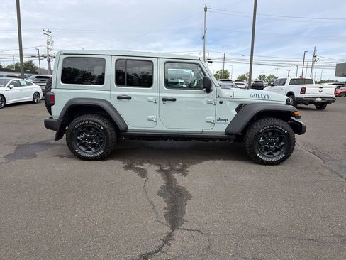 Used 2023 Jeep Wrangler Unlimited w/ Sun & Screen Package AWD/4WD image 7