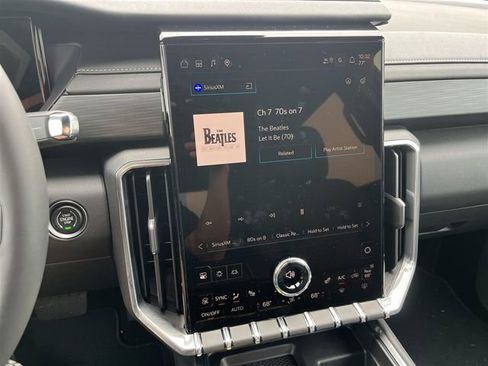 New 2025 GMC Acadia Elevation w/ Elevation Premium Package image 13