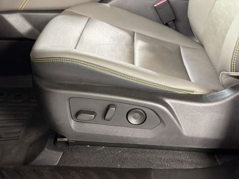 Used 2024 Chevrolet Colorado ZR2 w/ ZR2 Convenience Package III AWD/4WD image 14