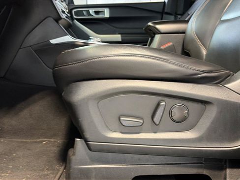 Used 2022 Ford Explorer XLT w/ Equipment Group 202A RWD image 21