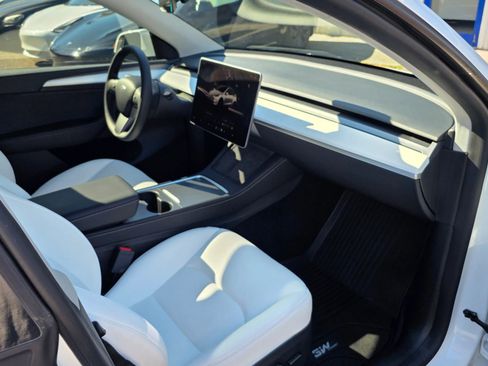Used 2025 Tesla Model Y Long Range AWD/4WD image 12