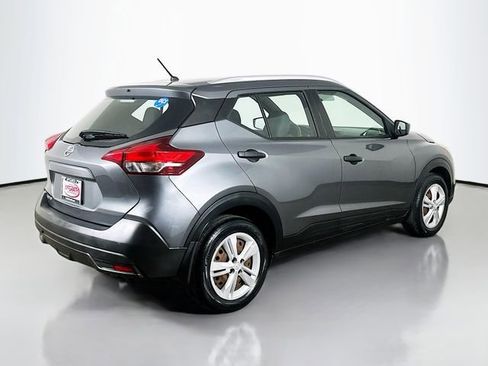 Used 2019 Nissan Kicks S image 17
