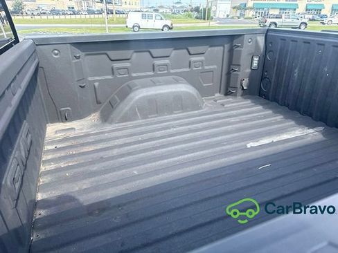 Used 2023 GMC Sierra 1500 Elevation w/ LPO, Elevation Black Package AWD/4WD image 9