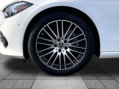 Used 2024 Mercedes-Benz C 300 4MATIC Sedan image 4