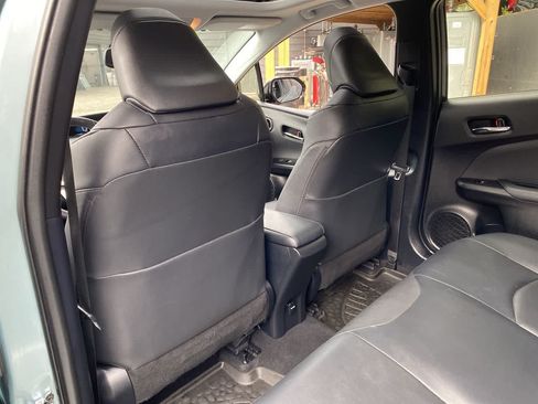 Used 2016 Toyota Prius Four w/ Advanced Technology Package FWD image 17