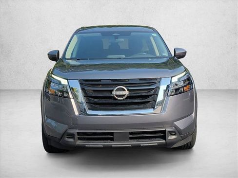 Used 2024 Nissan Pathfinder SV FWD image 2