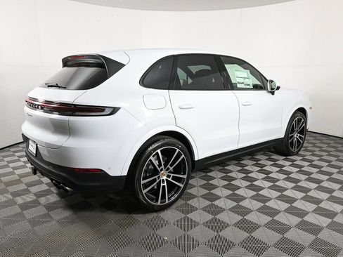 Used 2026 Porsche Cayenne AWD/4WD image 31