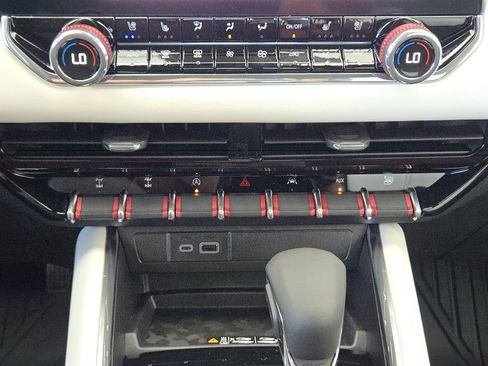 New 2026 GMC Canyon AT4X AWD/4WD image 15