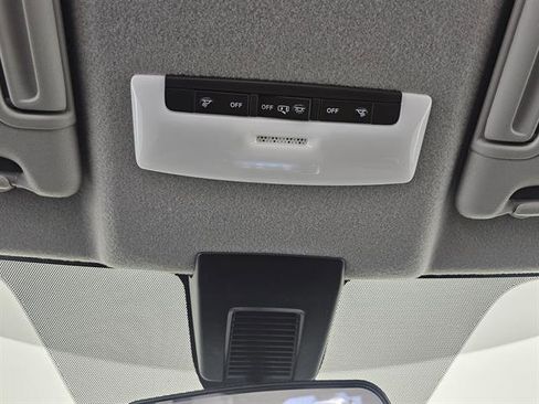 New 2025 Nissan Kicks S image 37