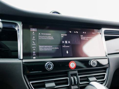 Certified 2026 Porsche Macan S AWD/4WD image 18