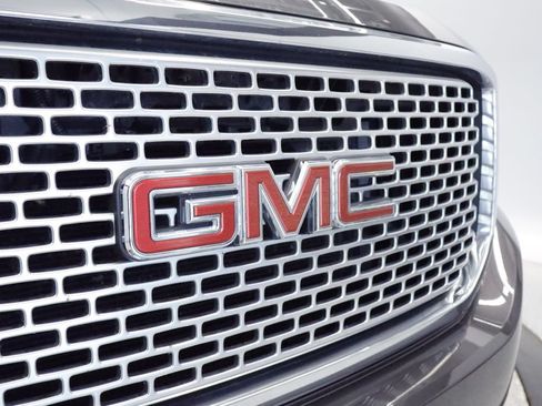 Used 2016 GMC Yukon XL Denali w/ Open Road Package AWD/4WD image 13
