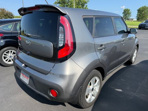 Used 2018 Kia Soul w/ Convenience Package FWD image 3