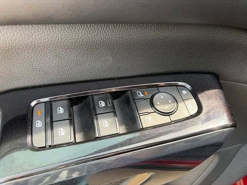 Used 2022 Nissan Pathfinder SV w/ SV Premium Package AWD/4WD image 10