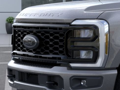 New 2026 Ford F250 Lariat w/ Black Appearance Package AWD/4WD image 56