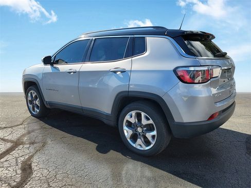 Used 2019 Jeep Compass Limited image 3