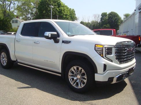 Used 2024 GMC Sierra 1500 Denali w/ Technology Package image 3