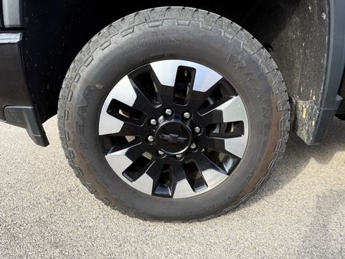 Certified 2020 Chevrolet Silverado 2500 Custom w/ Custom Value Package image 11