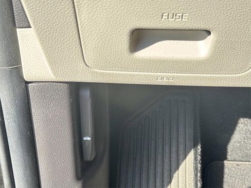 Certified 2022 Kia Carnival SX image 38