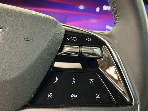 Used 2025 Cadillac Escalade IQ Luxury 1 AWD/4WD image 17