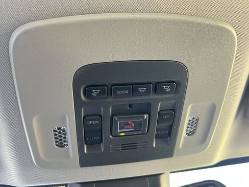 Used 2021 Toyota Camry SE w/ Convenience Package image 30